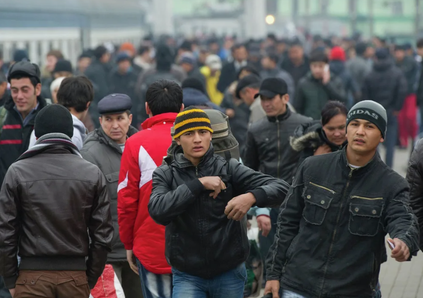 С 5 февраля 2025 года в России вступили в силу новые правила для иностранных граждан, которые включают обязательное использование QR-кодов.