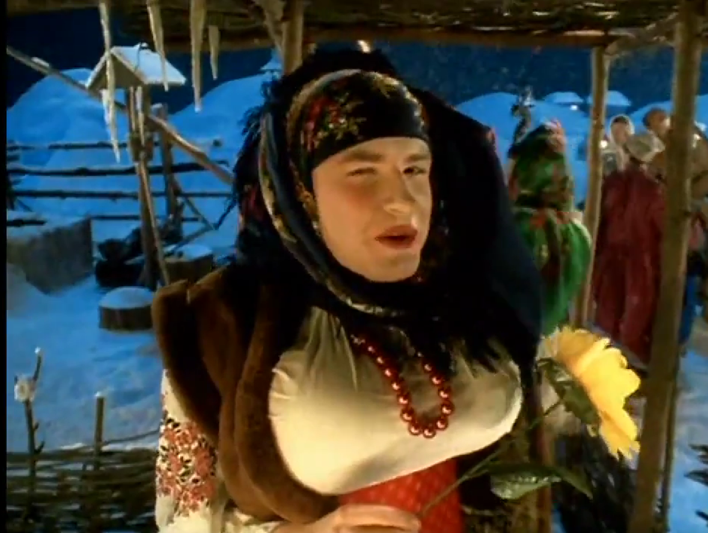 Верке Сердючке светит новый наряд – камуфляжная форма и автомат вместо микрофона