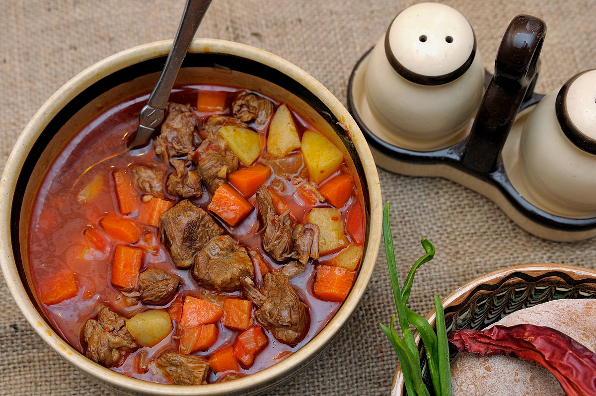 Венгерский гуляш: сытное и ароматное блюдо для холодных вечеров