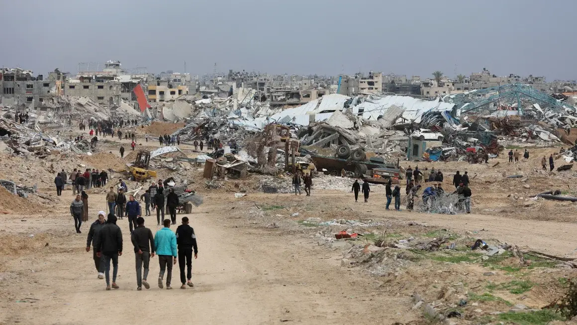 Израиль завершает вывод войск с ключевой дороги, разделяющей сектор Газа, в рамках соглашения о прекращении огня