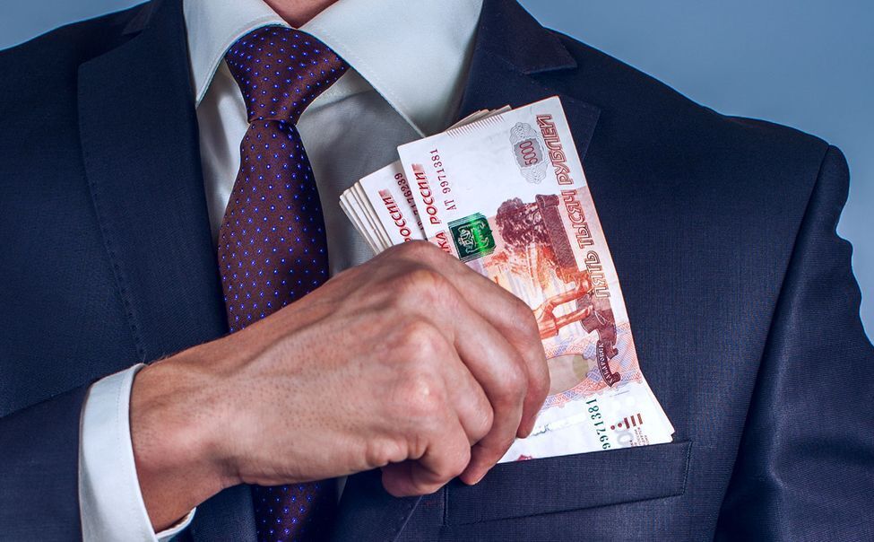 Щедрого повышения зарплаты не будет! Прокуратура нашла нарушения и требует отменить решение об увеличении зарплаты чиновников до 400 %