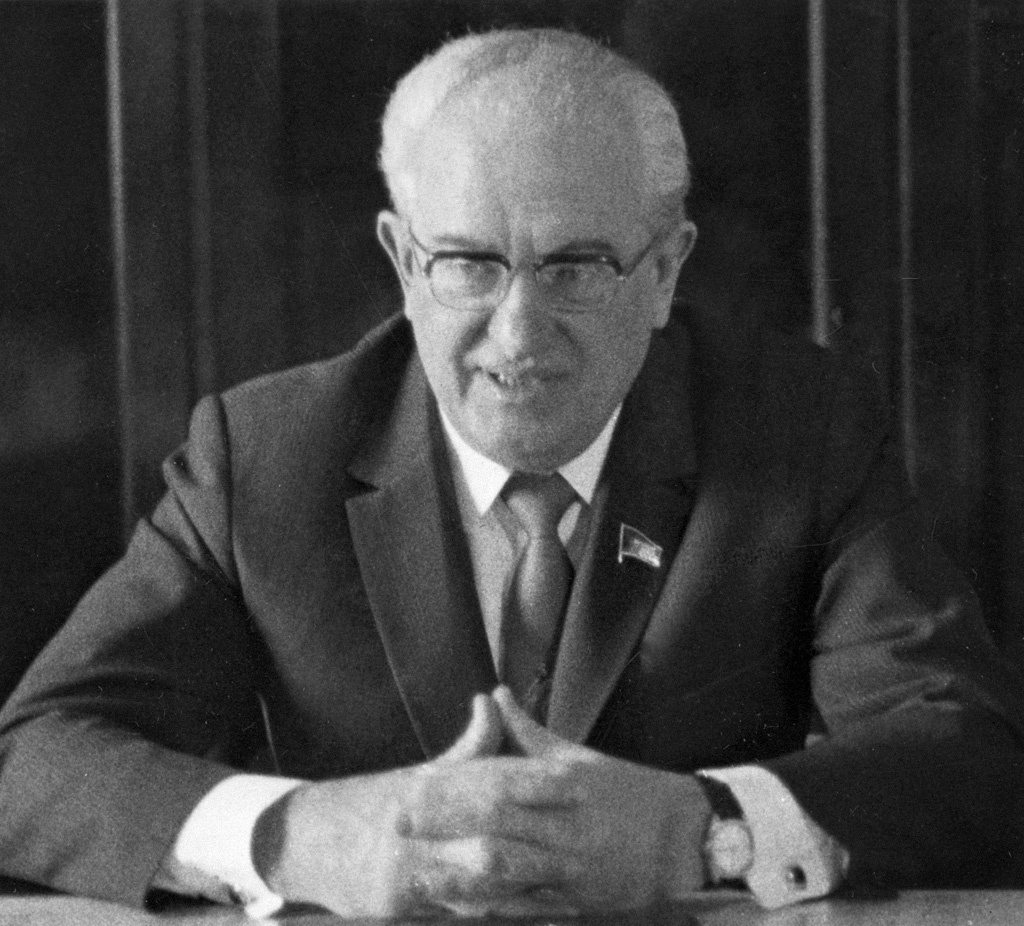 Интересное видео о смерти Юрия Андропова из далеких 1980-х годов! Это уже история!