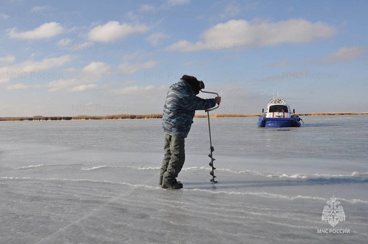 Опасность под ногами: тонкий лед в водоемах Ростовской области