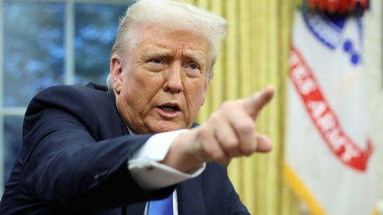 Заявление Дональда Трампа о том, что Зеленский примет участие в мирных переговорах с Россией. Его мнение о территориальных амбициях Путина