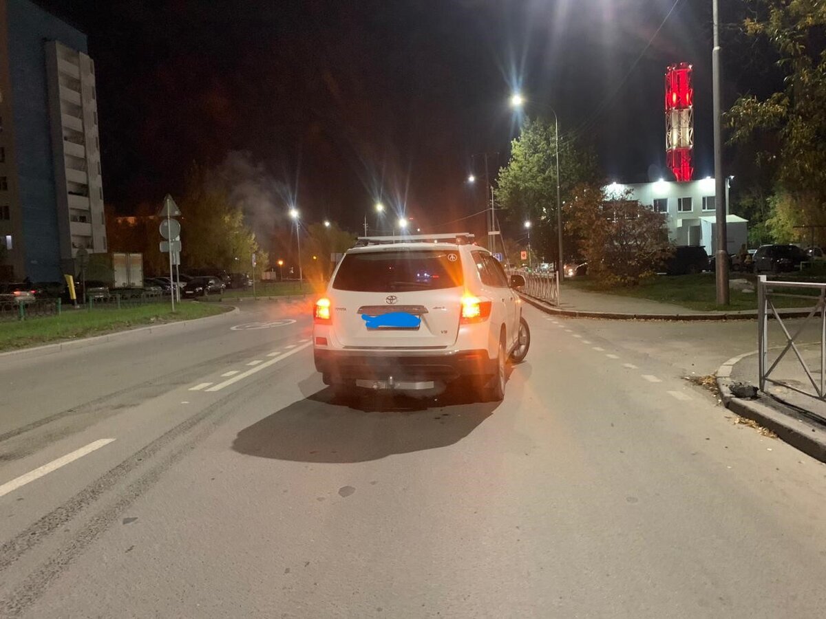 ДТП при повороте НАПРАВО. Да, и такое бывает!