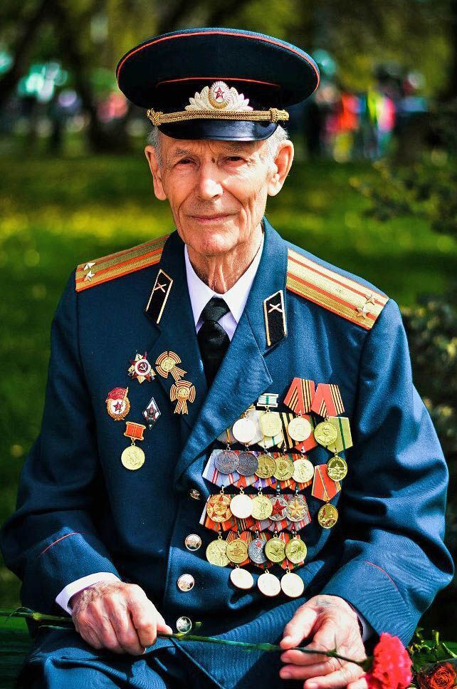 Почему военным пенсионерам не платят полную пенсию, и откуда взялся понижающий коэффициент к величине денежного довольствия