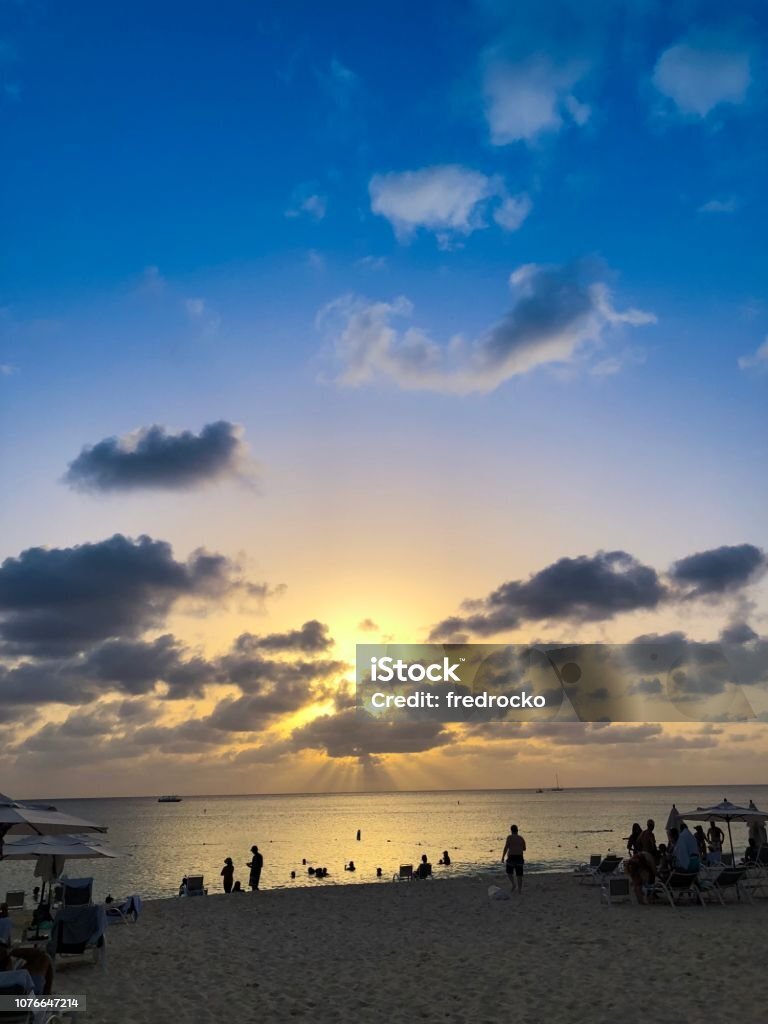 "Море волнуется раз: как пляжи становятся полем для Instagram<span style=