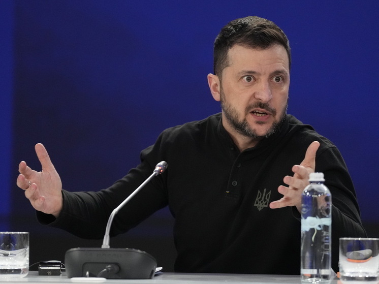 Зеленского ждет участь Муссолини: мнения и прогнозы.На Украине завеял ветер прохлады в сторону Зеленского