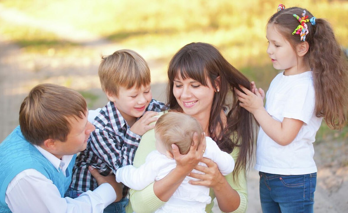 Общественная палата предложила повышать рождаемость выдачей льгот на жилье и автомобили