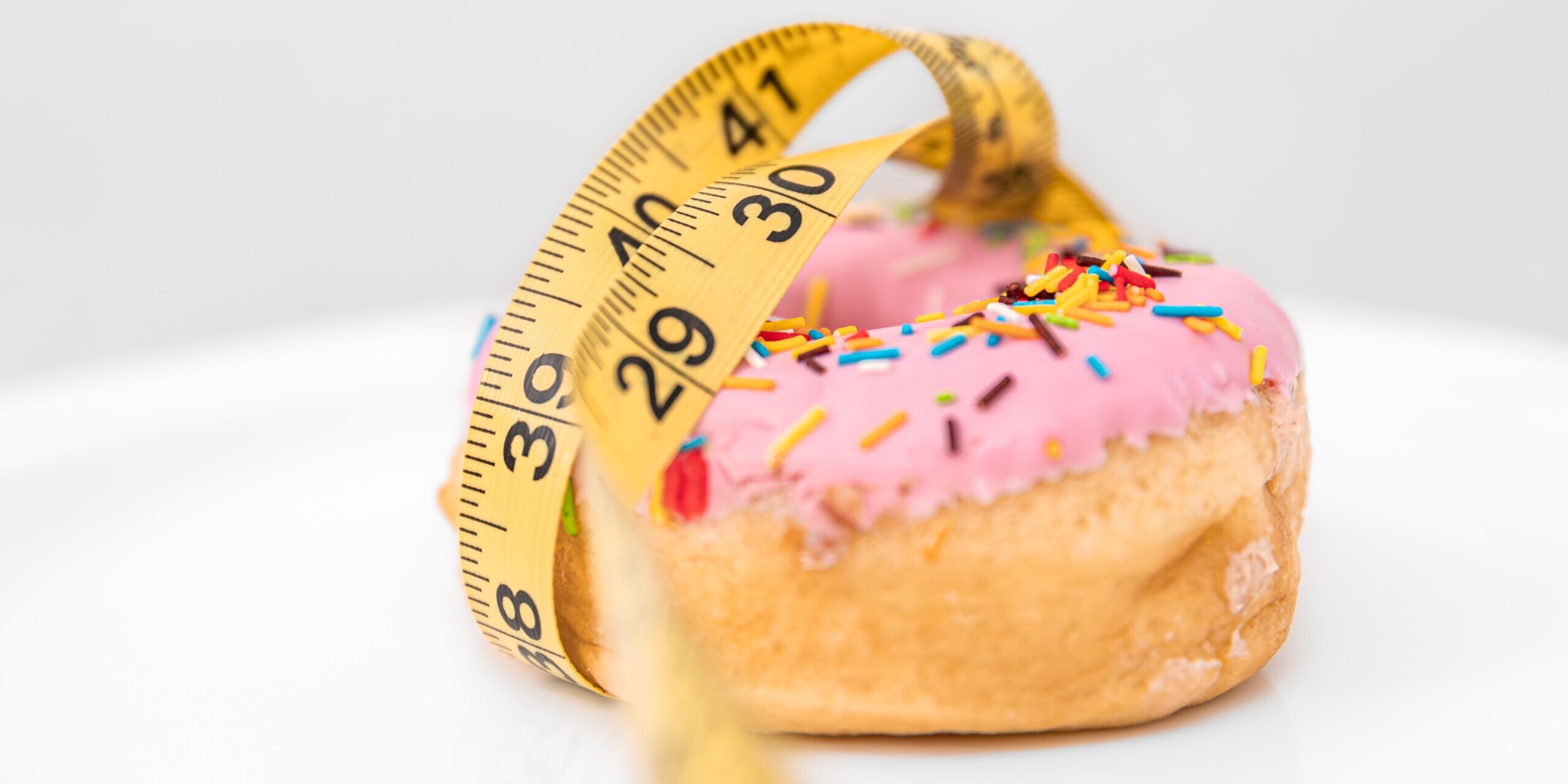 «Низкокалорийные диеты: Сбросите 10 кг или здоровье? Шокирующая правда, о которой молчат фитнес-блогеры»