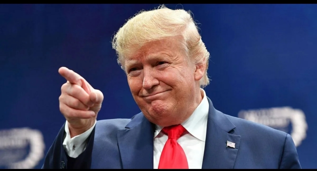 «А вы попробуйте вернуть их обратно». Трамп предложил журналисту лично «отобрать» территорию у России