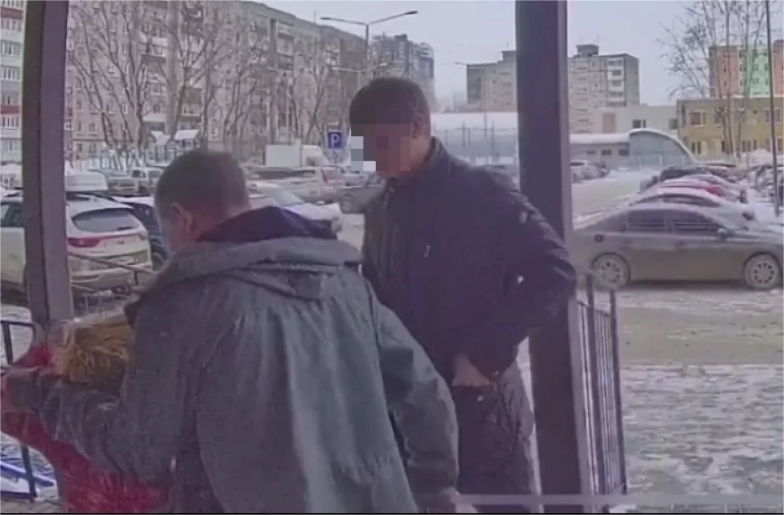 Женщины, зачем вы живёте с такими мужиками? Пьяный отчим избил мальчика!