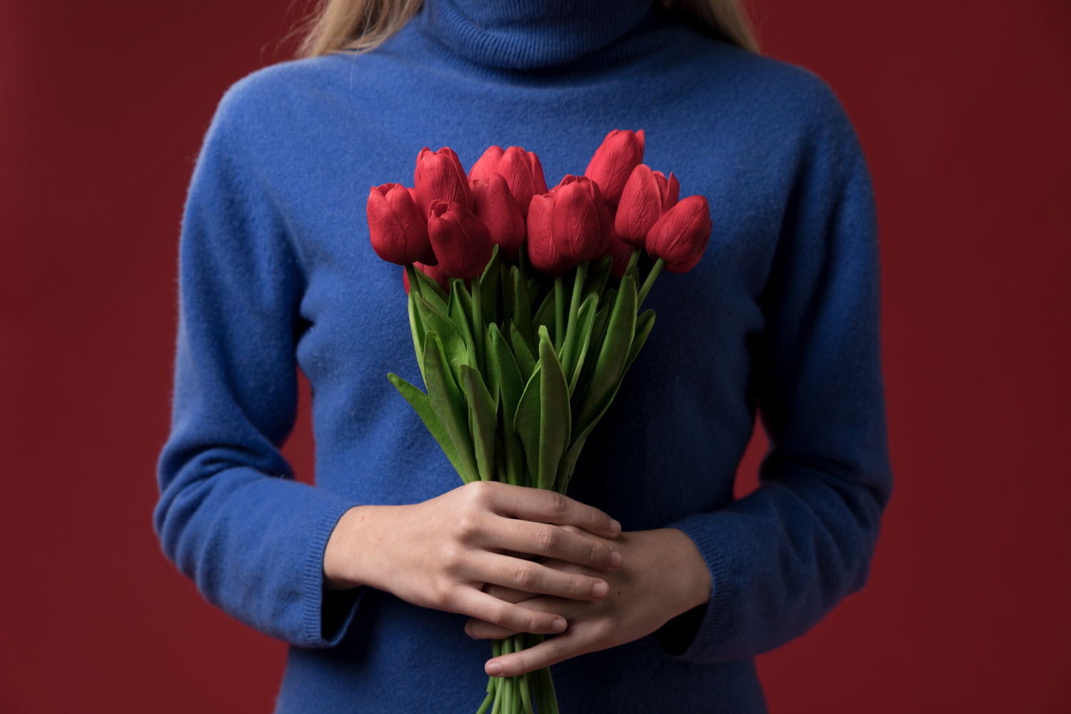 Одной сотруднице на 8 марта дали премию меньше, чем остальным — она пошла в суд и отсудила в 10 раза больше