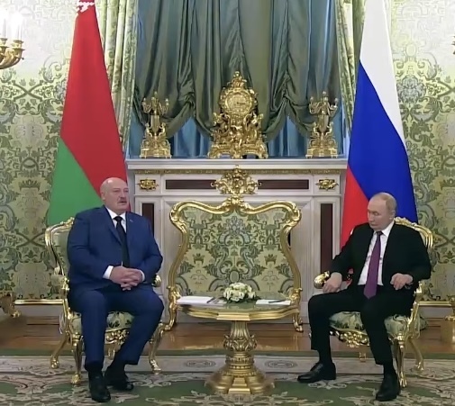 Грибная похлебка и говяжьи щечки. Что подают участникам российско-белорусских переговоров в Москве?