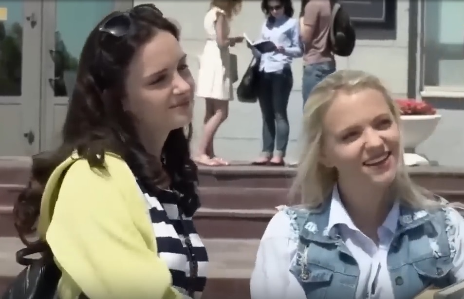 Сравнение двух фильмов "Проданная дочь" и "Счастливый шанс"