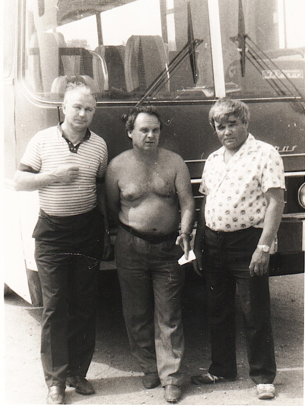 Икарус / Как повод высказаться бабушке.