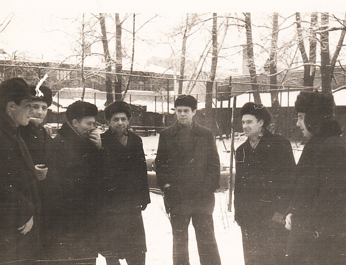 «А У НАС ВО ДВОРЕ…». (2)/ Зима.