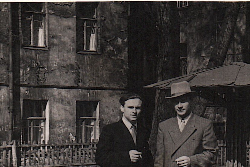 «А У НАС ВО ДВОРЕ…». (4)/ «Глупая глупость»