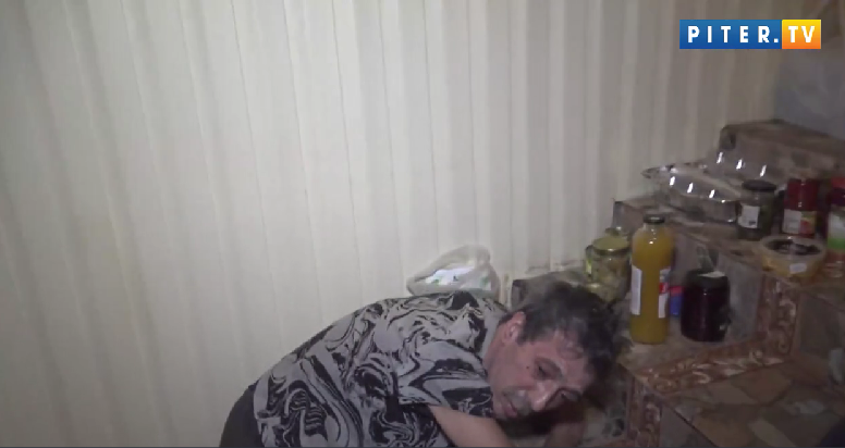 “Это всё не моё!”: шокирующие находки при обыске в доме цыганского барона