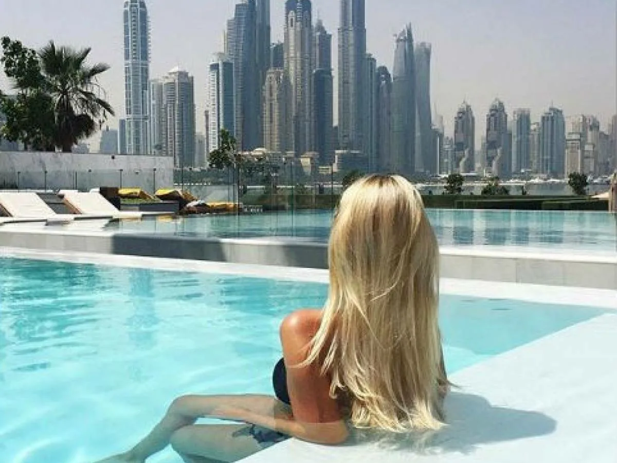 «Мечтали попасть к шейху и заработать миллион, а оказались в притоне»: откровения реальных девушек о работе в Дубае.