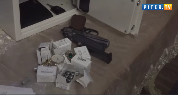 “Это всё не моё!”: шокирующие находки при обыске в доме цыганского барона