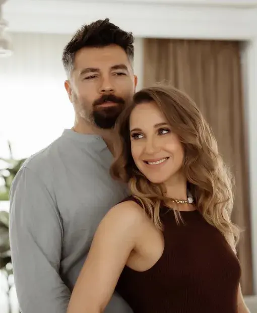 «Не успеваю следить за сплетнями»: Юлия Ковальчук заявила, что счастлива после скандала с мужем