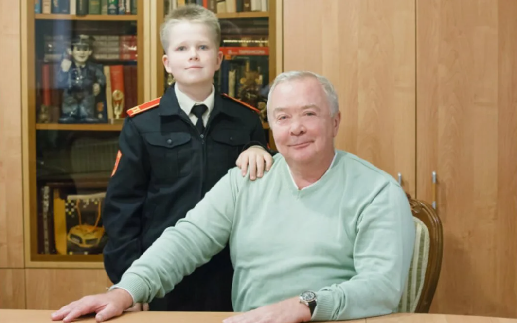 Сергей Проханов женился на внучке двух маршалов СССР, но потом пустился во все тяжкие и остался у разбитого корыта: как живет «усатый нянь» .