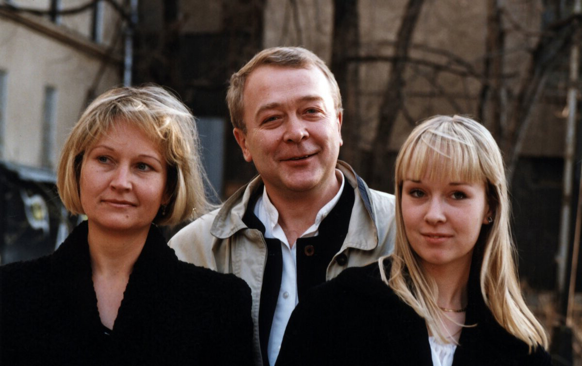 Сергей Проханов женился на внучке двух маршалов СССР, но потом пустился во все тяжкие и остался у разбитого корыта: как живет «усатый нянь» .