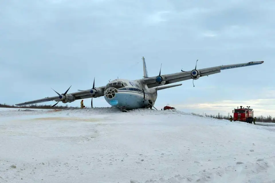 АН-12 - надежный транспортный самолет. Так почему же произошла авария при посадке в Новом Уренгое?