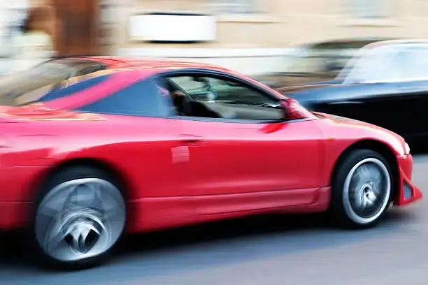 Российский авторынок ждет обрушения цен после возврата импортных брендов