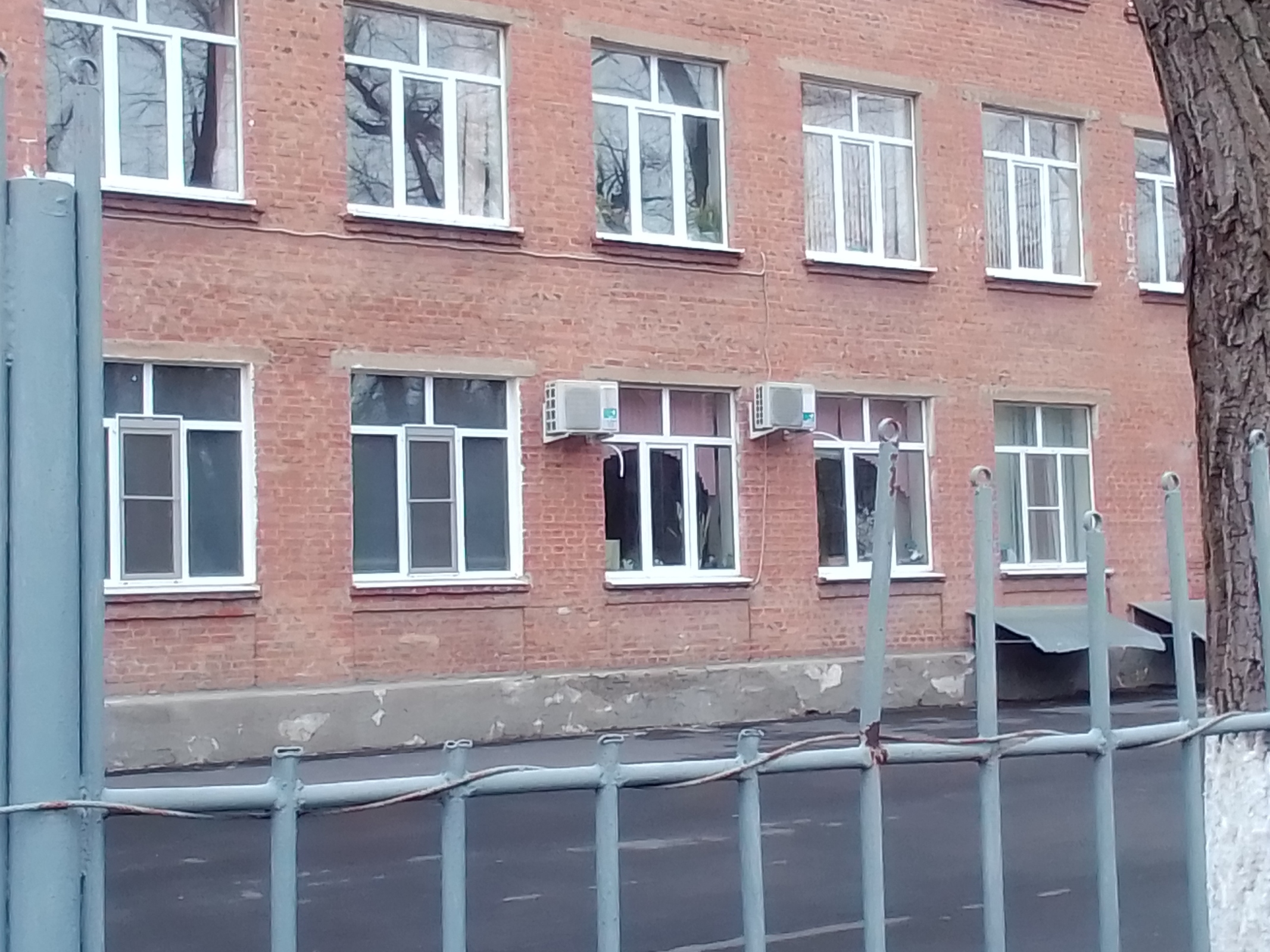 35 лет демократии в России! А есть ли изменения? На дворе 21 век, а мы все в прошлом живем.