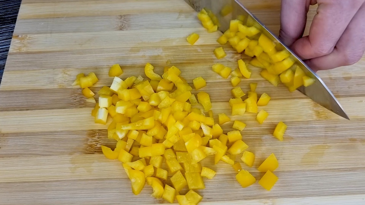 Яичница с ветчиной и сыром в лаваше - идея для сытного завтрака