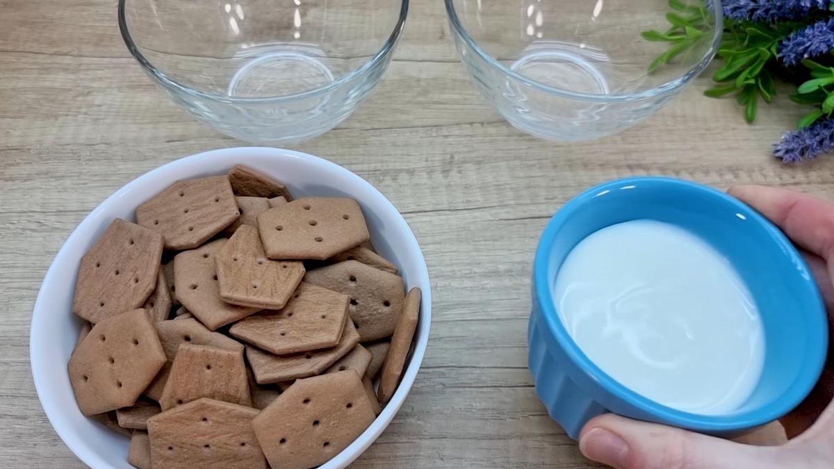 Молочный десерт с печеньем - вкусный завтрак, дети в восторге