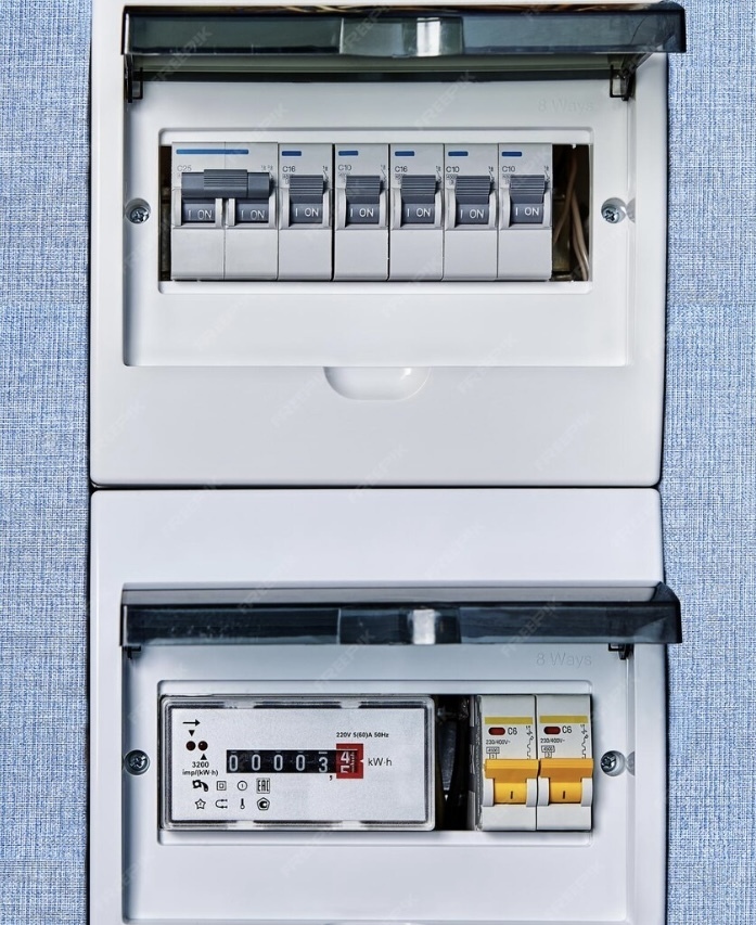 Внимание пенсионерам! Мошенники нацелились на замену электросчетчиков. Схема обмана