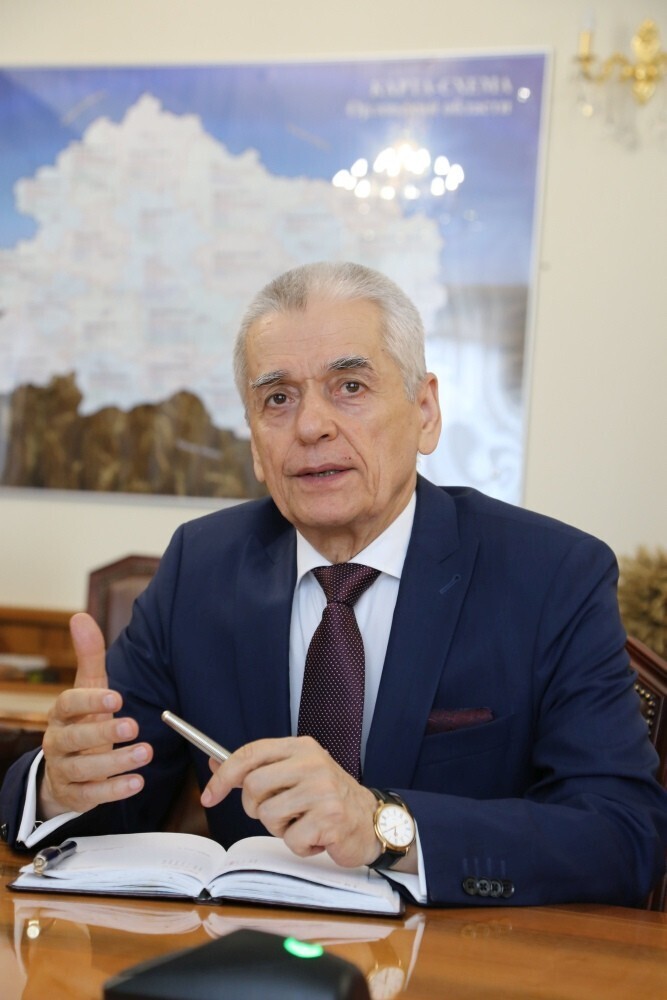 Нас атакуют - Онищенко назвал новости о вирусе с кровавым кашлем информационной атакой