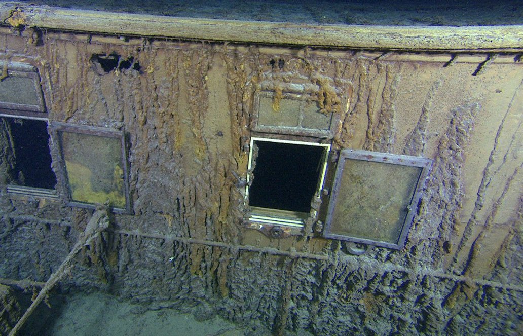 Фотографии обломков знаменитого "Титаника", сделанные на дне Атлантического океана