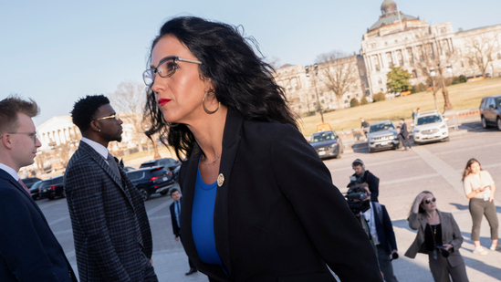 Опрометчивая ошибка. Лорен Боберт путает Оливера Стоуна с Роджером Стоуном на слушаниях по делу Кеннеди