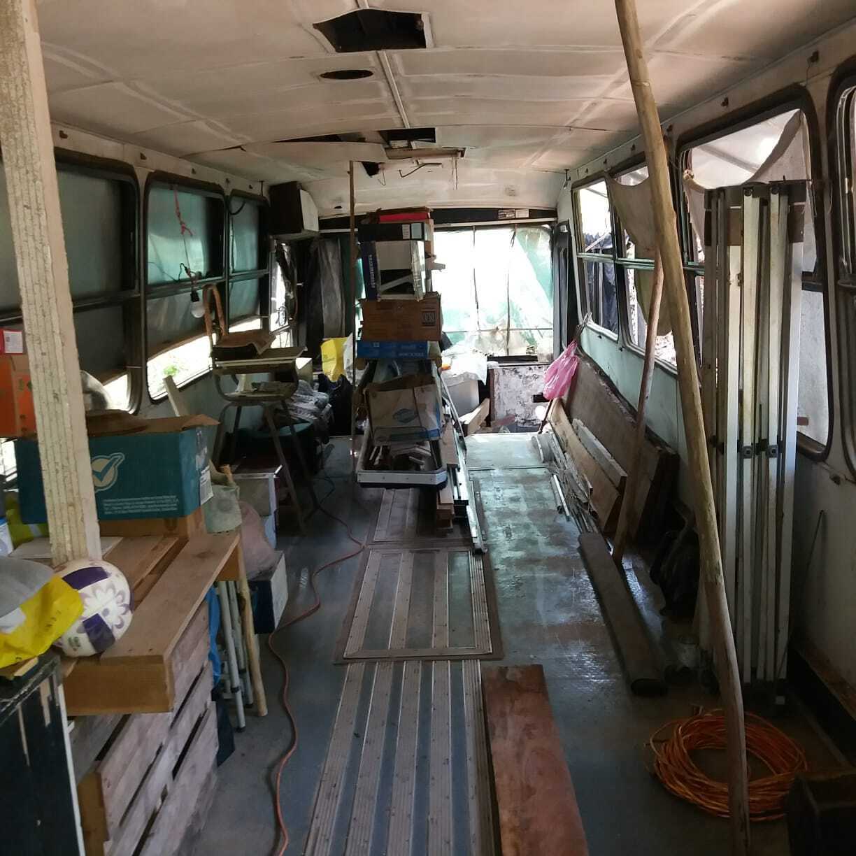 Миссия невыполнима? Студию в автобусе начинаю строить... с крыши