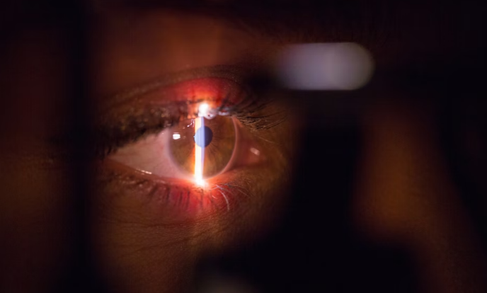 Лазерная коррекция зрения: плюсы и минусы