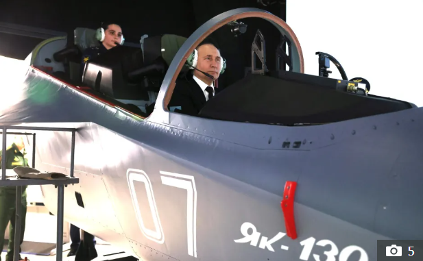 Скандал года в британских ВВС: Red Arrows — красные, как рожа джентльмена, понявшего, что его самолет имеет «русскую душу»