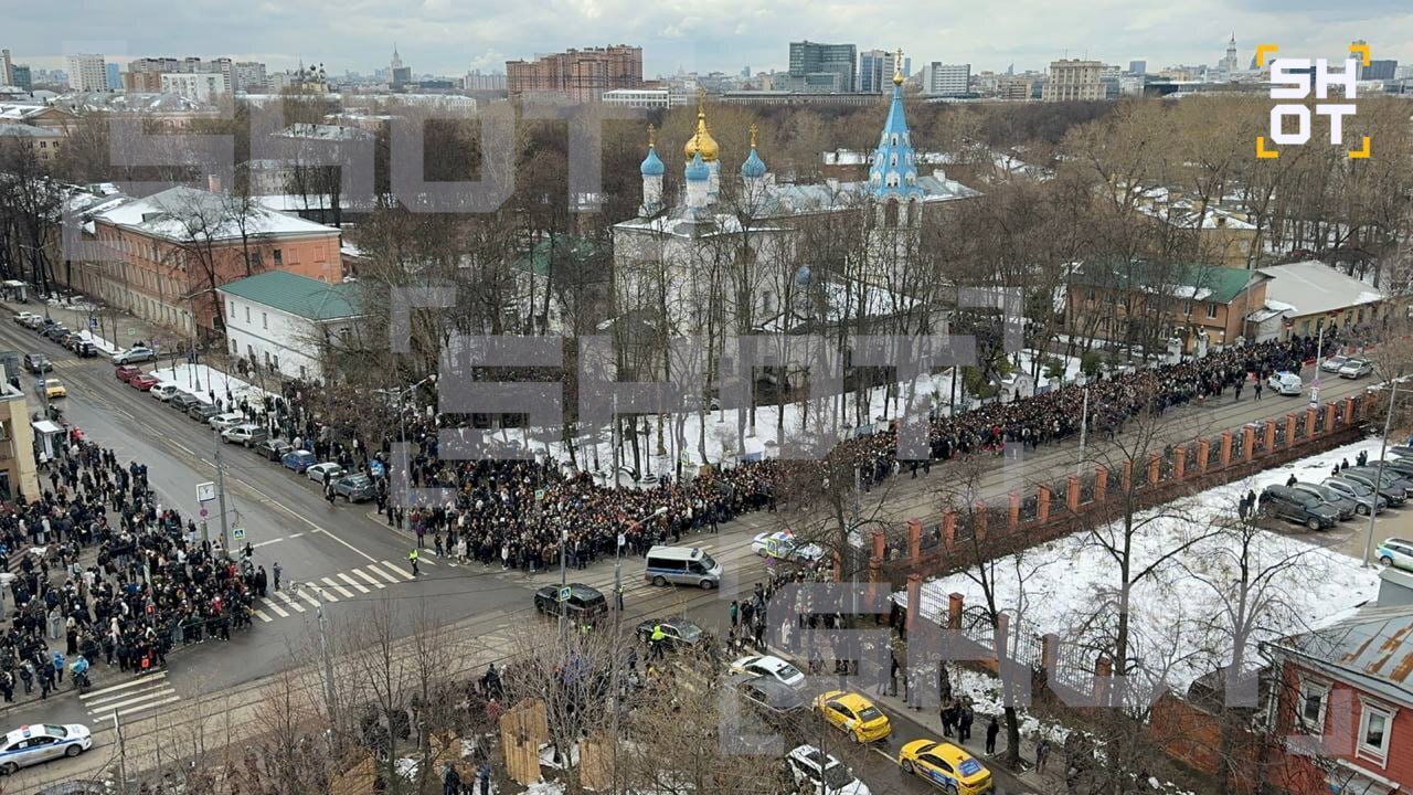 "Народных так не хоронили": Лера Кудрявцева и её священная война с покойниками