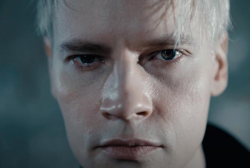 Зарабатывает миллионы, а живёт в отелях: Шаман признался, почему до сих пор без квартиры