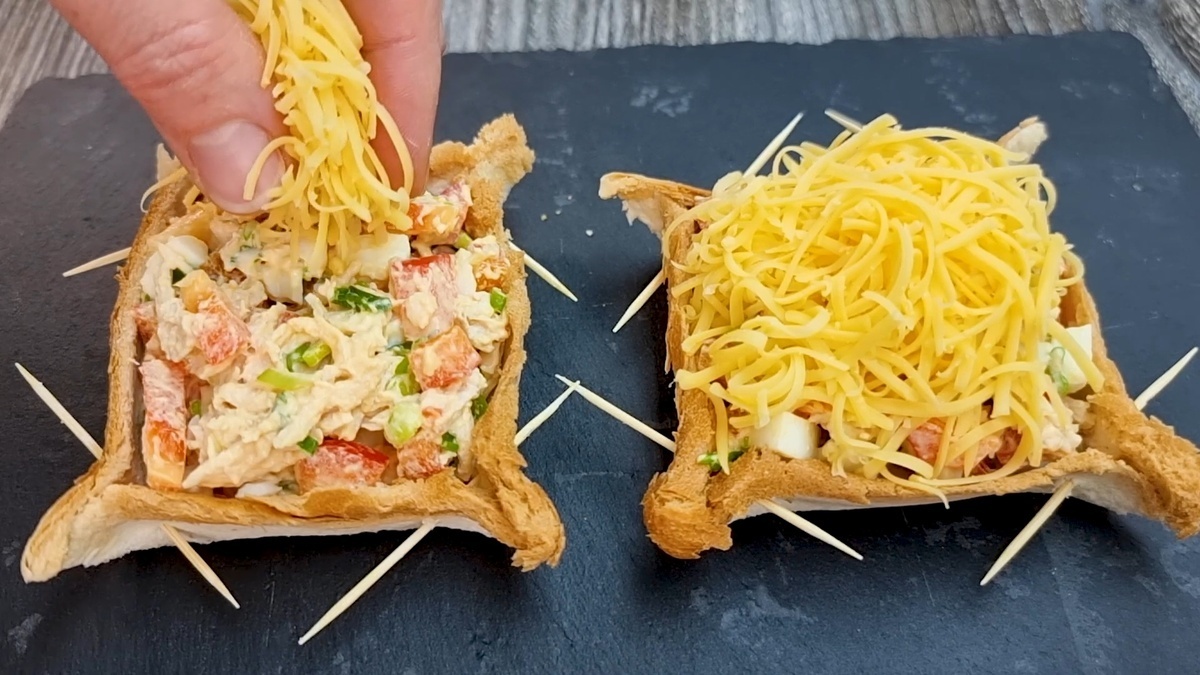 Горячие тосты с начинкой - простые идеи для завтрака (пошаговый рецепт)