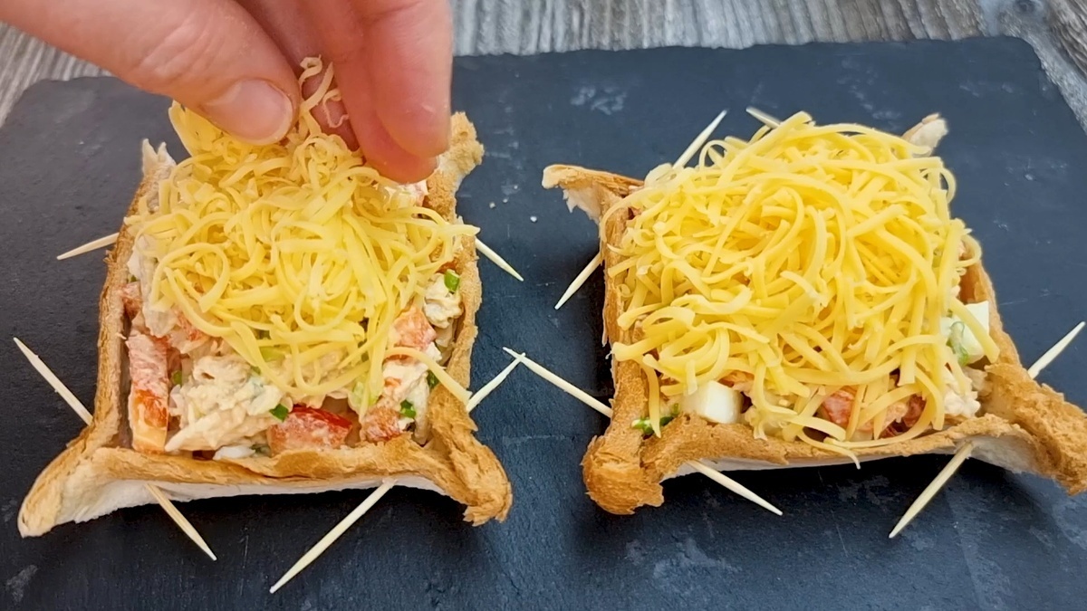 Горячие тосты с начинкой - простые идеи для завтрака (пошаговый рецепт)