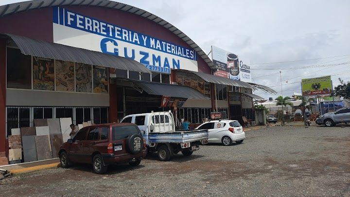 Пока я делал заказ стройматериалов, к нашему дому прибился очередной добровольный домашний питомец и нарушил все планы строительства