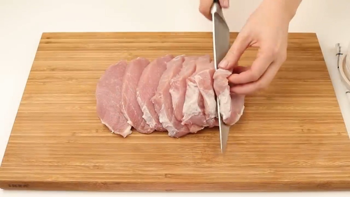 Мягкое, сочное мясо. Это коронное блюдо моей подруги и готовить не сложно.