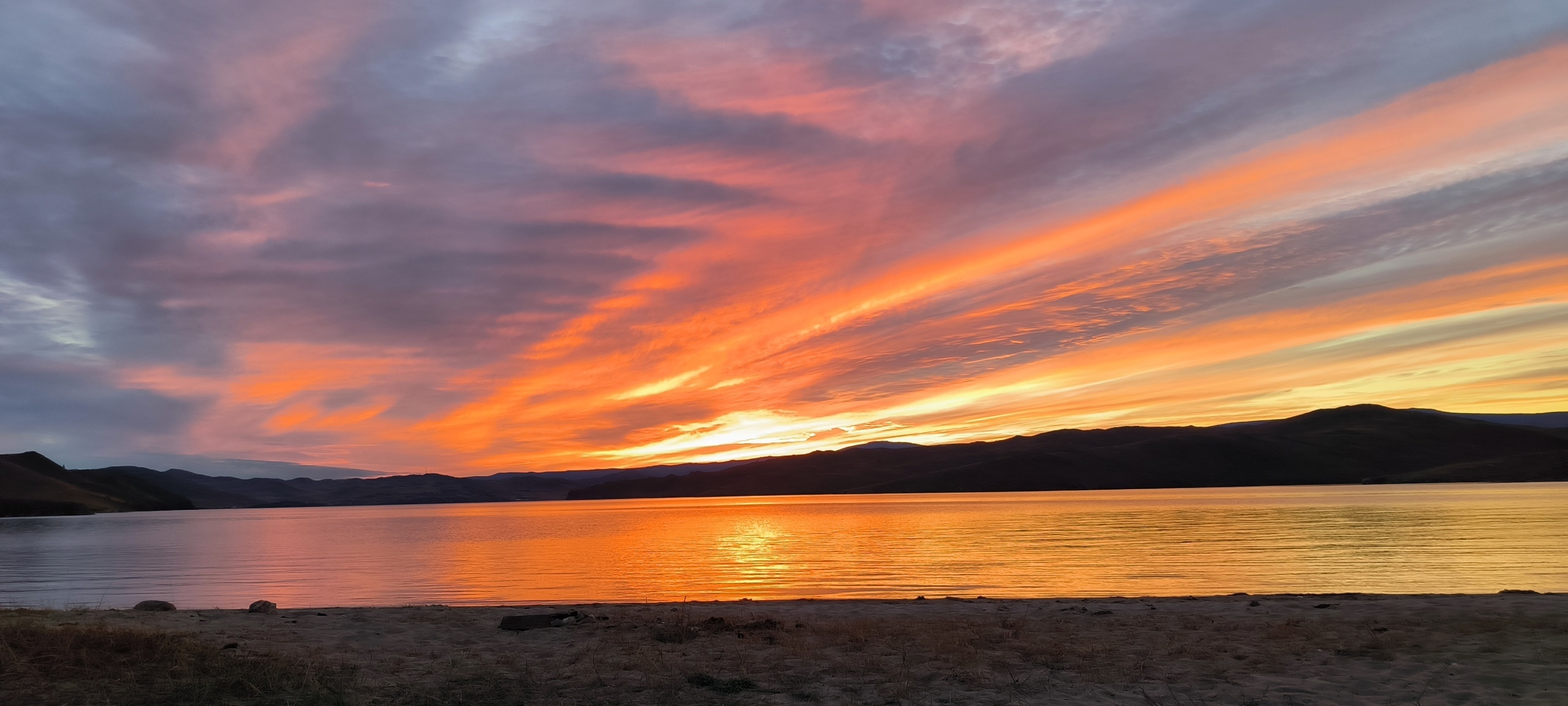 Почему нельзя прятать вещи в шкафу до лучших времён? Дублёнка научила