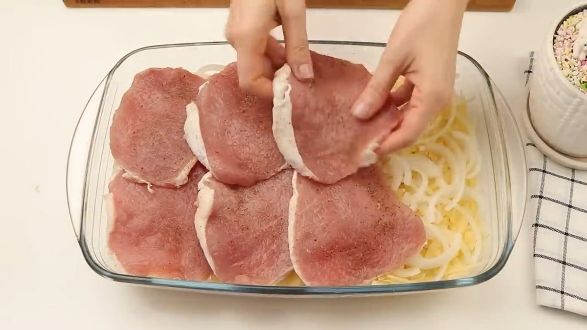 Мягкое, сочное мясо. Это коронное блюдо моей подруги и готовить не сложно.