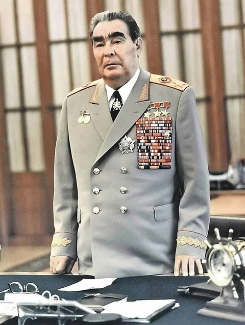 Эпоха Леонида Ильича Брежнева: жизнь в Союзе глазами современников