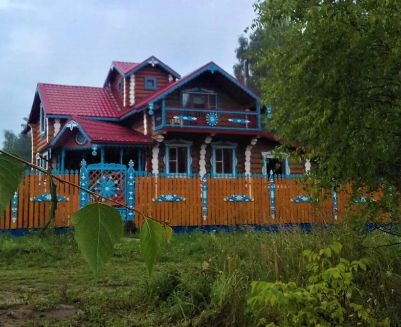 В наш домик-теремок ждем Хозяина не моложе 55 лет